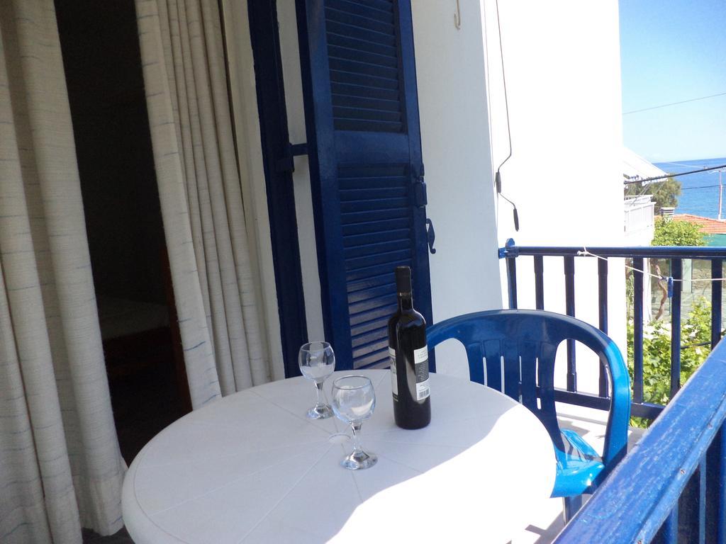 To Kamari Apartment Paralia Agias Foteinis Luaran gambar