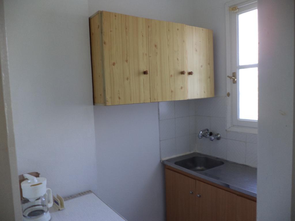 To Kamari Apartment Paralia Agias Foteinis Bilik gambar
