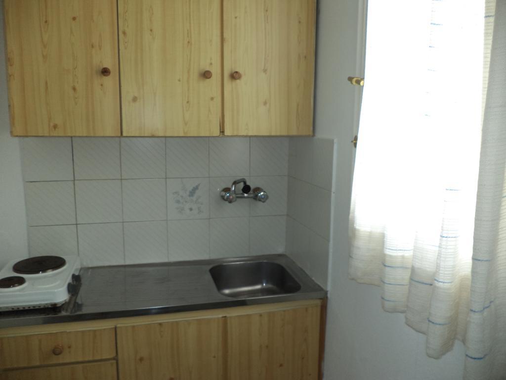 To Kamari Apartment Paralia Agias Foteinis Bilik gambar