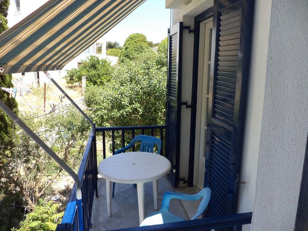 To Kamari Apartment Paralia Agias Foteinis Bilik gambar