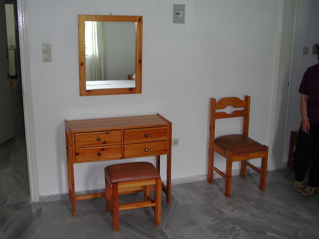 To Kamari Apartment Paralia Agias Foteinis Bilik gambar